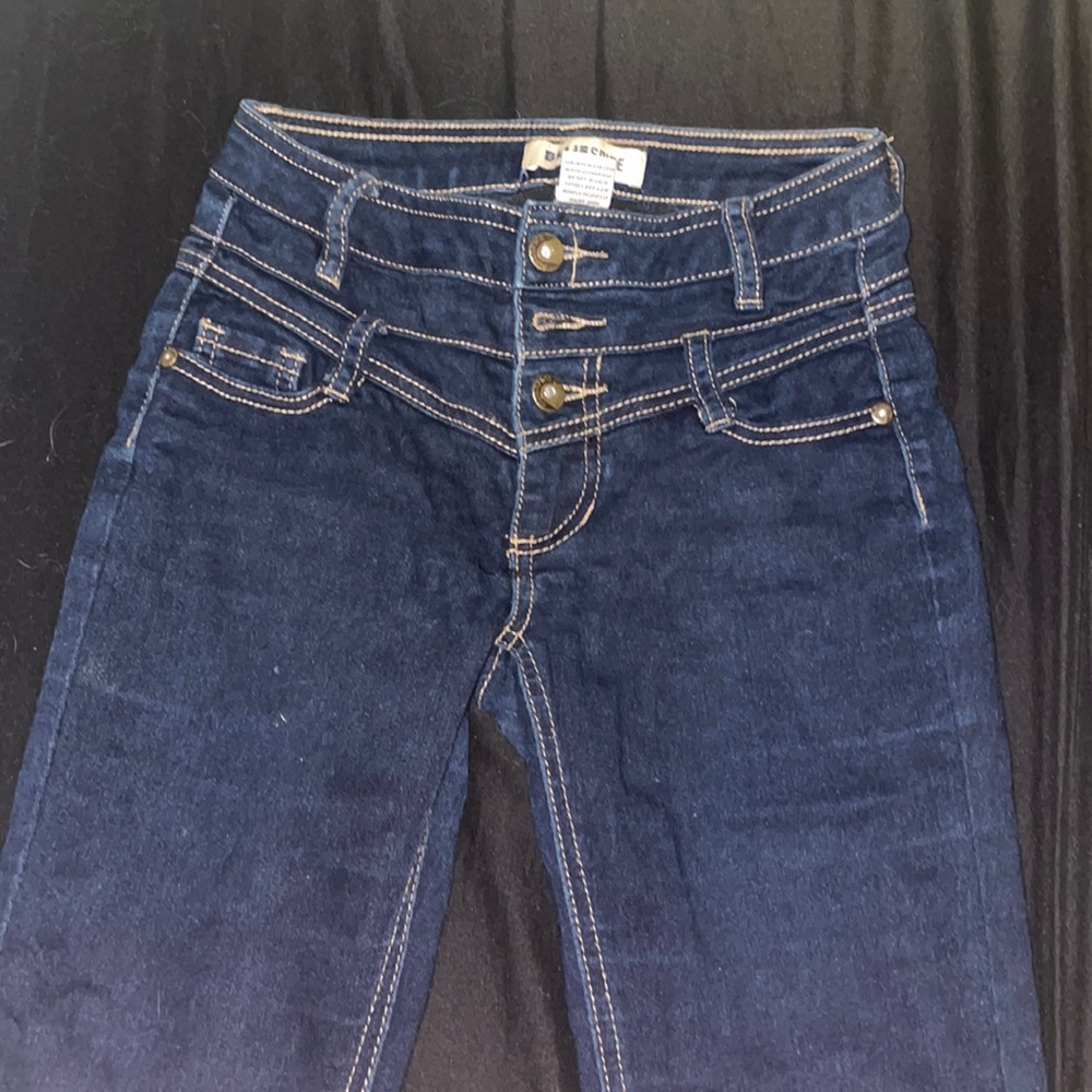 Low rise jeans, 2000s style